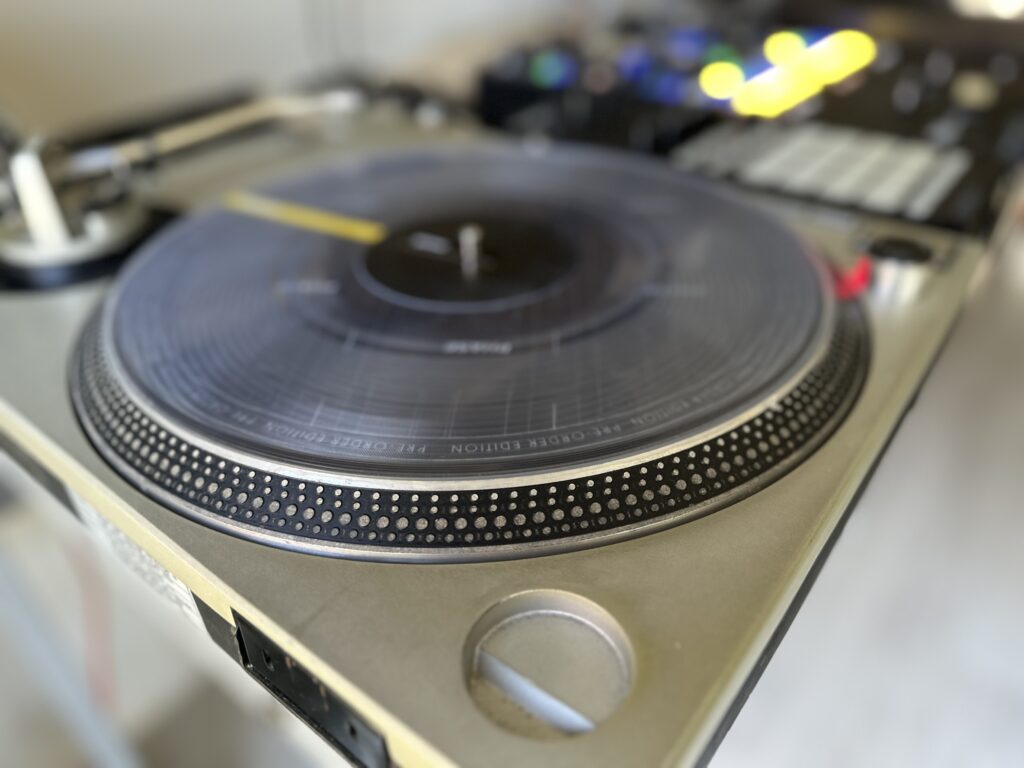 Technics 1200 in a normal DJ setup